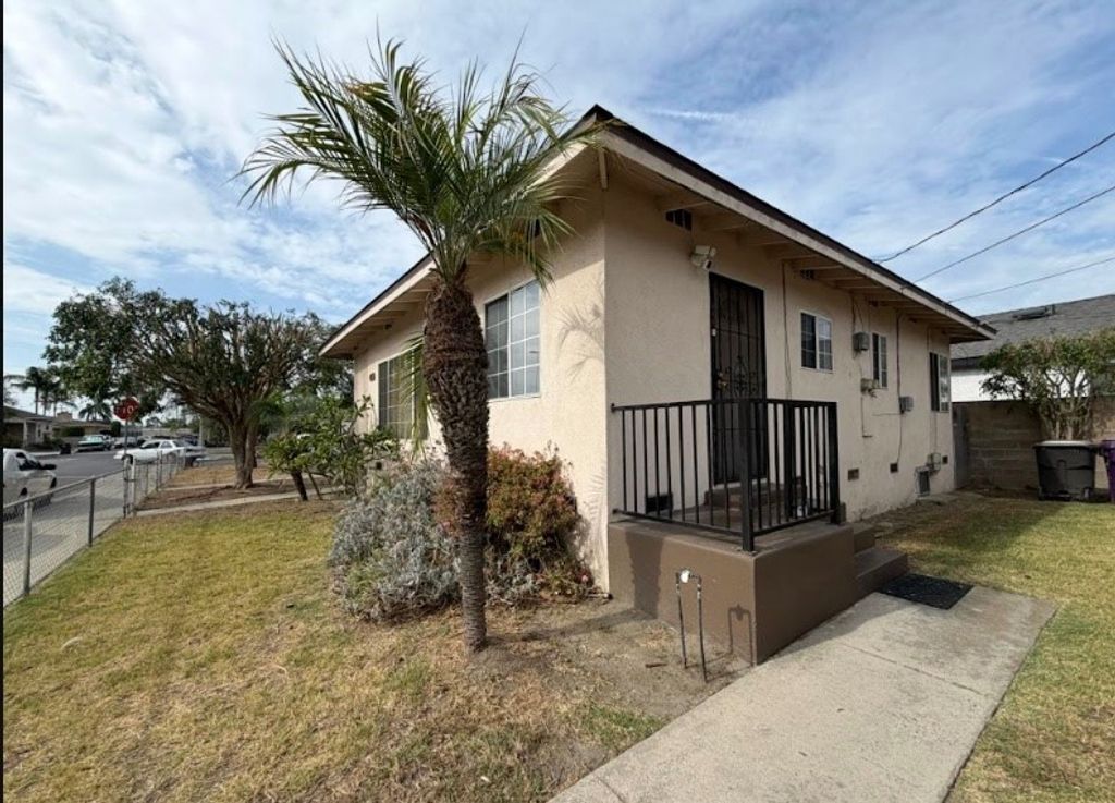 2901 Webster, Long Beach, CA 90810