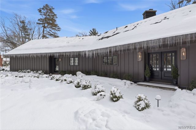 11 Chase Road, Orchard Park, NY 14127