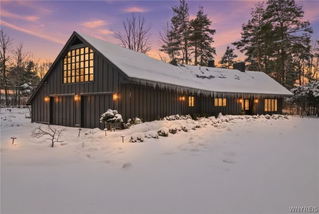 11 Chase Road, Orchard Park, NY 14127