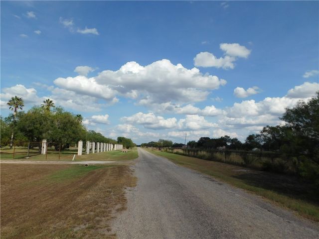 518 CR 2111, Alice, TX 78332