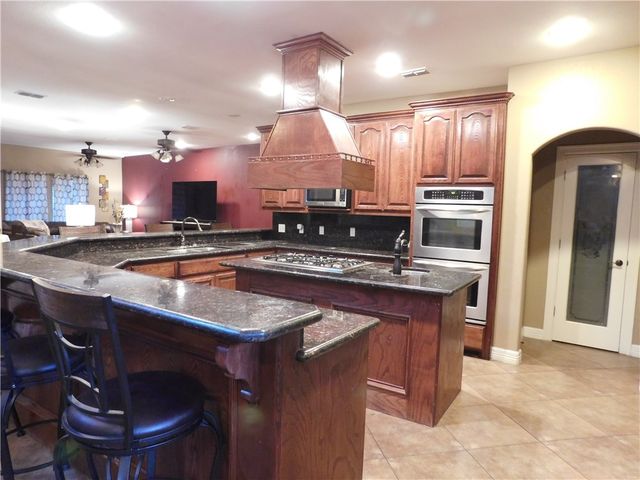 518 CR 2111, Alice, TX 78332