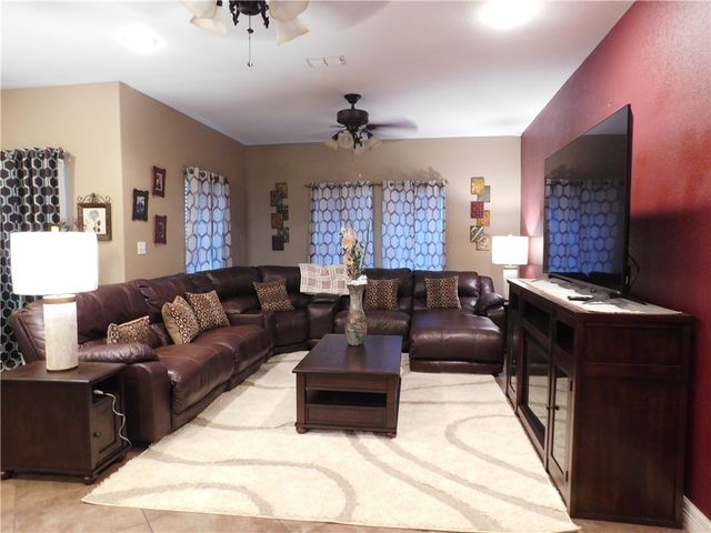 518 CR 2111, Alice, TX 78332