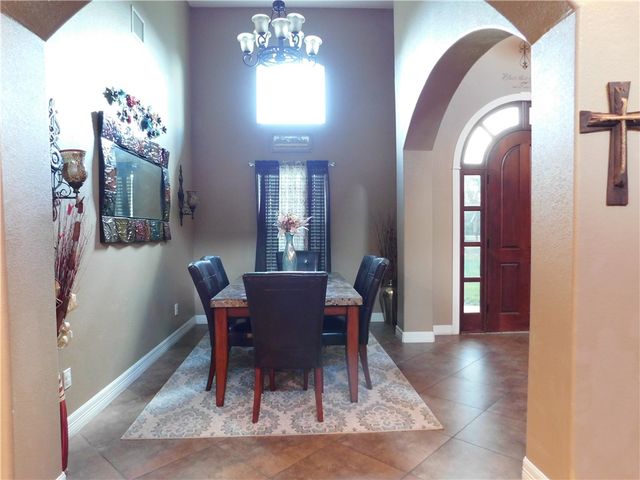 518 CR 2111, Alice, TX 78332