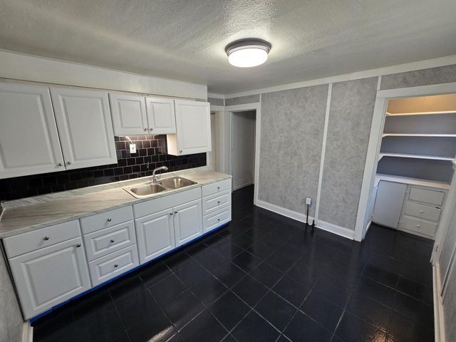 2935 N Dr Lester Carter DRIVE, Milwaukee, WI 53206