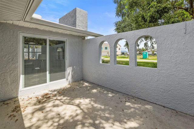 11930 W BAYSHORE DRIVE, Crystal River, FL 34429