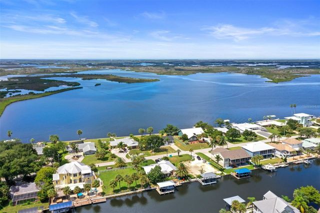 11930 W BAYSHORE DRIVE, Crystal River, FL 34429