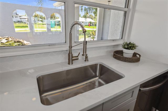 11930 W BAYSHORE DRIVE, Crystal River, FL 34429