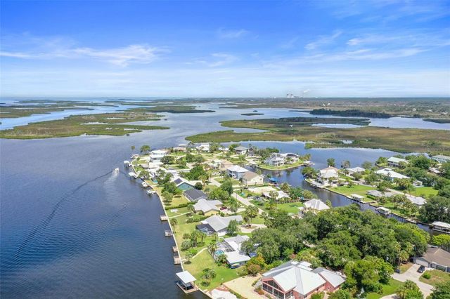 11930 W BAYSHORE DRIVE, Crystal River, FL 34429