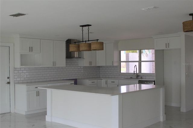 11930 W BAYSHORE DRIVE, Crystal River, FL 34429