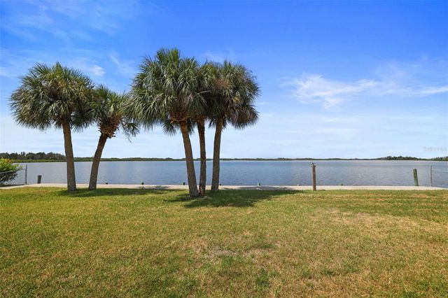 11930 W BAYSHORE DRIVE, Crystal River, FL 34429