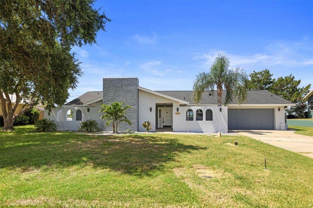 11930 W BAYSHORE DRIVE, Crystal River, FL 34429