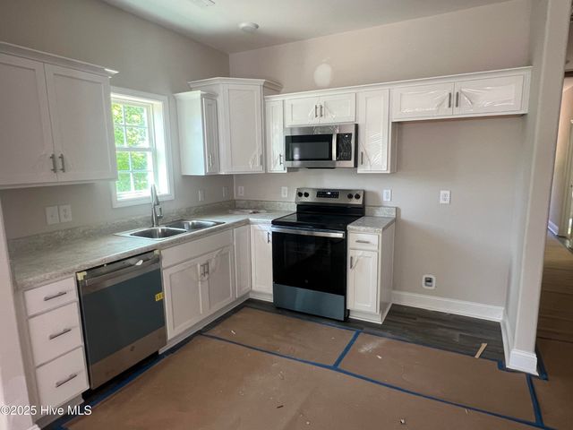 410 Hadnot Avenue, Maysville, NC 28555