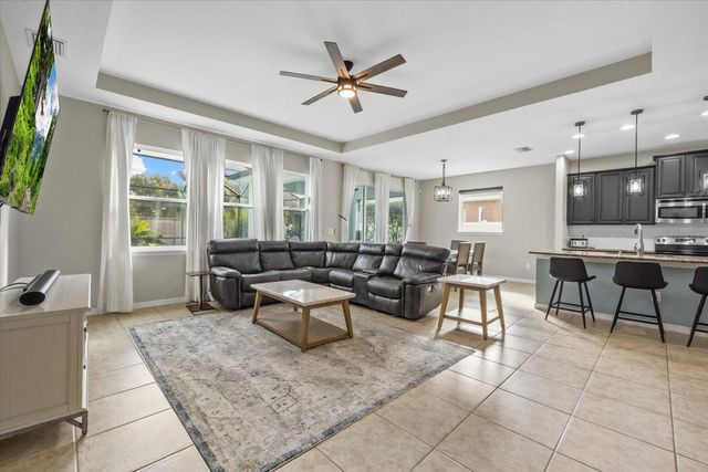 7448 47TH AVENUE CIRCLE E, Bradenton, FL 34203