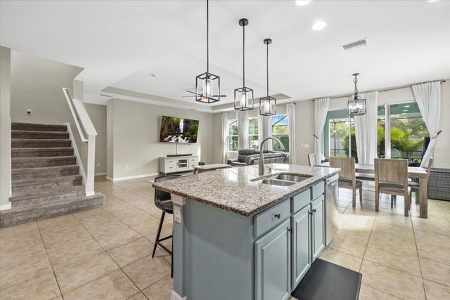 7448 47TH AVENUE CIRCLE E, Bradenton, FL 34203