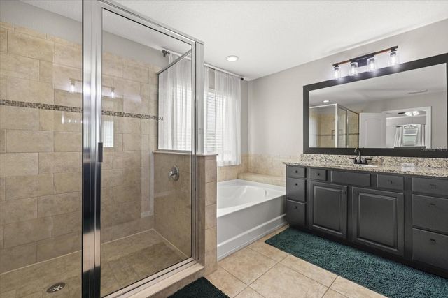 7448 47TH AVENUE CIRCLE E, Bradenton, FL 34203