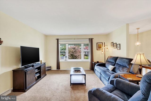 35 INDEPENDENCE DR, New Freedom, PA 17349