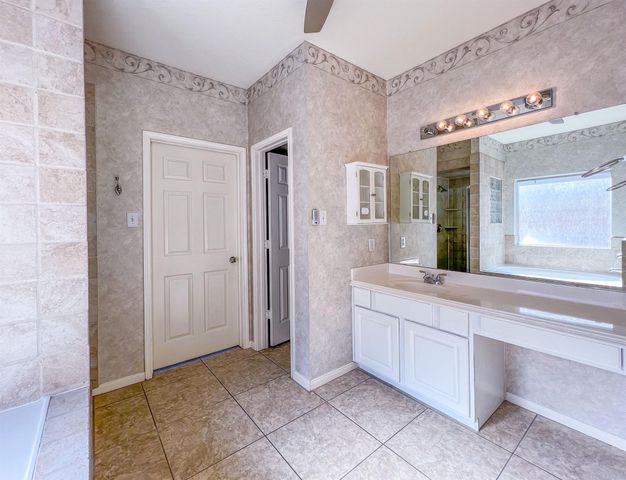 19911 Stonelodge Drive, Katy, TX 77450