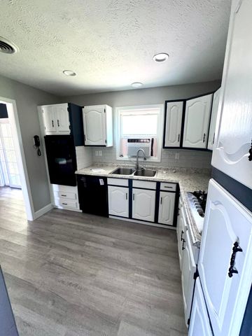 7740 Old Mayfield Road, Paducah, KY 42003