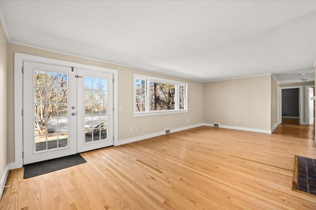 365 Phinneys Lane, Centerville, MA 02632