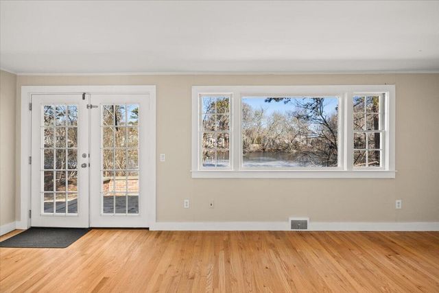 365 Phinneys Lane, Centerville, MA 02632