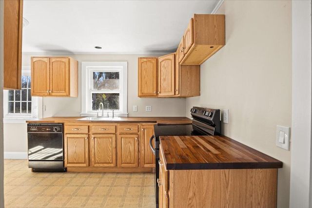 365 Phinneys Lane, Centerville, MA 02632