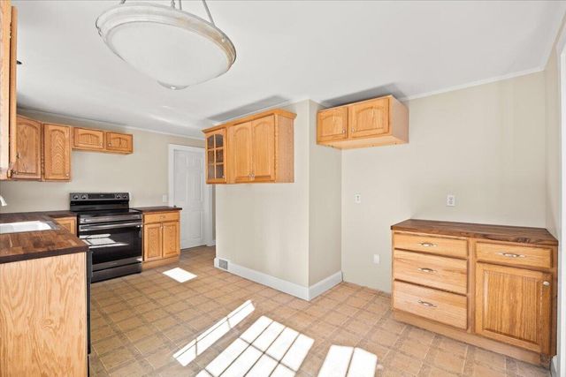 365 Phinneys Lane, Centerville, MA 02632