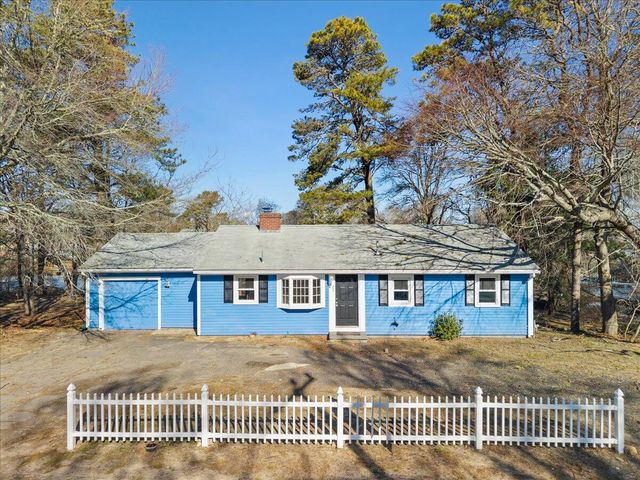 365 Phinneys Lane, Centerville, MA 02632
