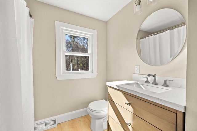 365 Phinneys Lane, Centerville, MA 02632