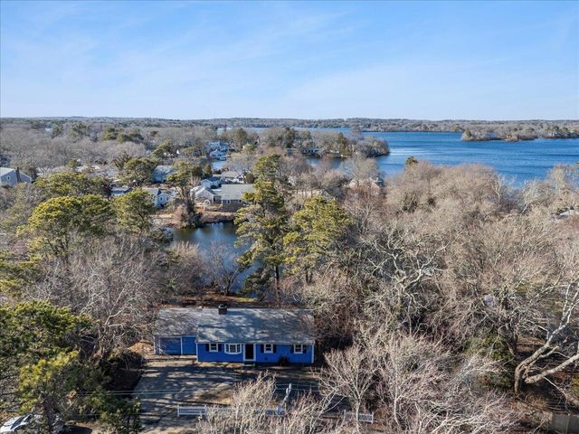 365 Phinneys Lane, Centerville, MA 02632