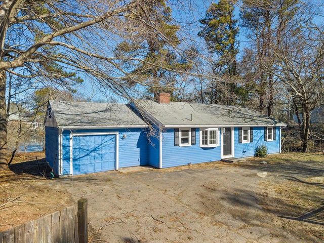 365 Phinneys Lane, Centerville, MA 02632