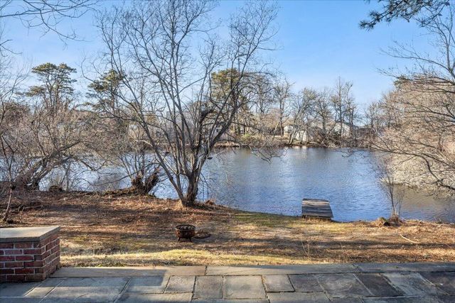 365 Phinneys Lane, Centerville, MA 02632