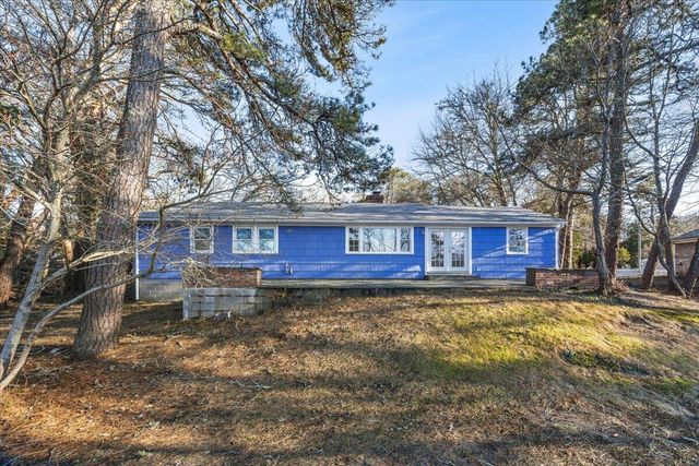 365 Phinneys Lane, Centerville, MA 02632