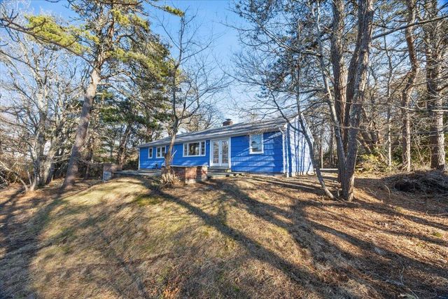 365 Phinneys Lane, Centerville, MA 02632