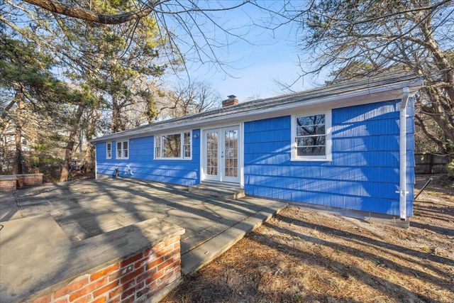 365 Phinneys Lane, Centerville, MA 02632