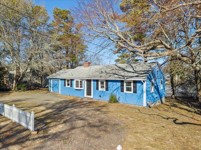 365 Phinneys Lane, Centerville, MA 02632