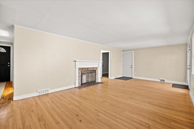 365 Phinneys Lane, Centerville, MA 02632