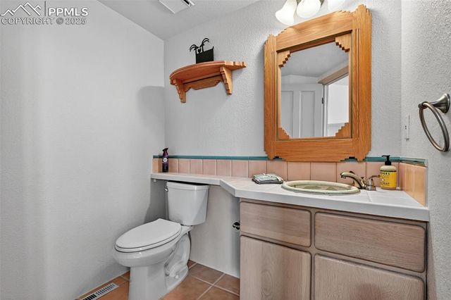 133 Crystal Hills Boulevard, Manitou Springs, CO 80829