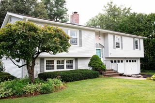 7 Sebring Road, South Burlington, VT 05403