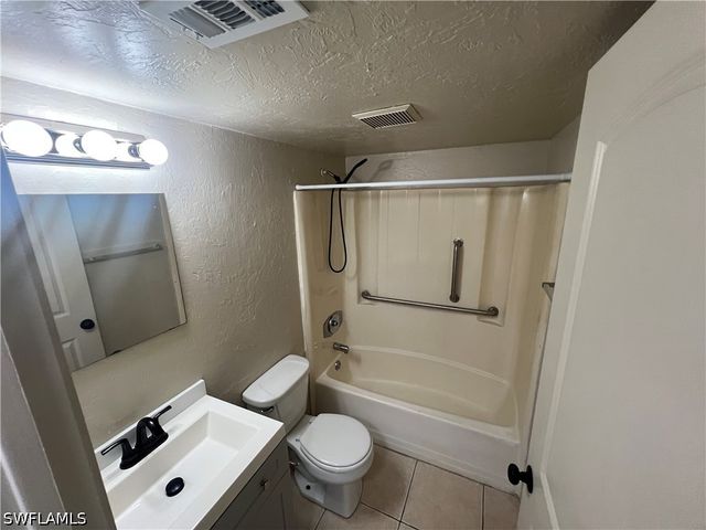 3838 Madison AVE 1, Fort Myers, FL 33916