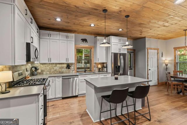 167 Trails End Ridge, Ellijay, GA 30540