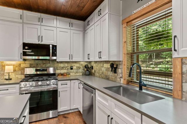 167 Trails End Ridge, Ellijay, GA 30540