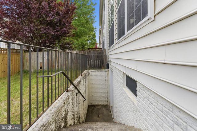 8305 ALLERDALE CT, Lorton, VA 22079