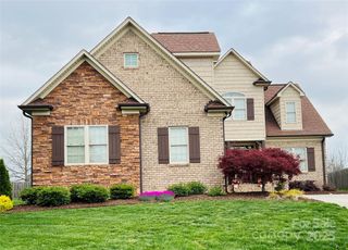 641 Weyburn Drive NW, Concord, NC 28027
