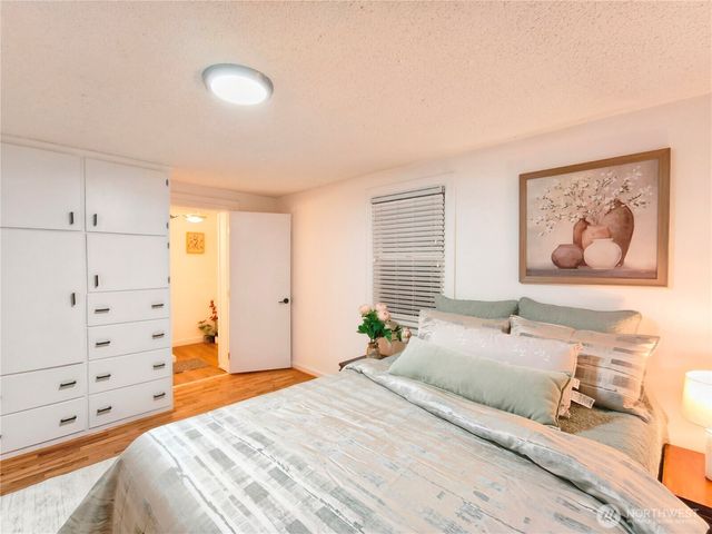 6513 Spencer Lane, Clinton, WA 98236