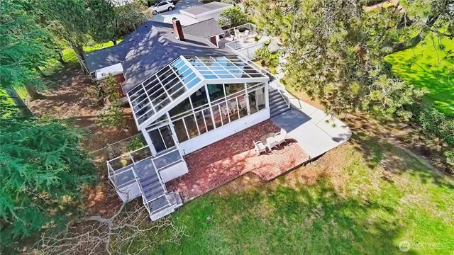 6513 Spencer Lane, Clinton, WA 98236