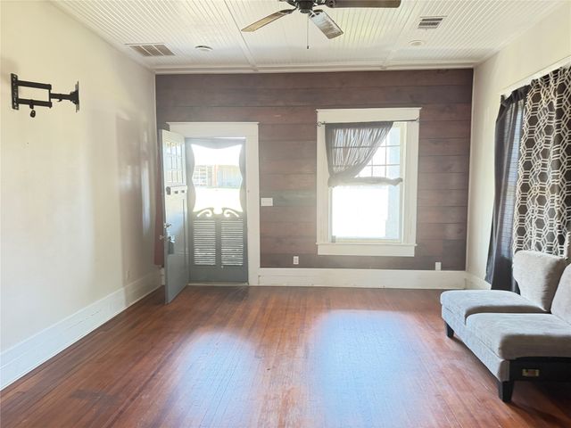 511 N Beaton Street, Corsicana, TX 75110
