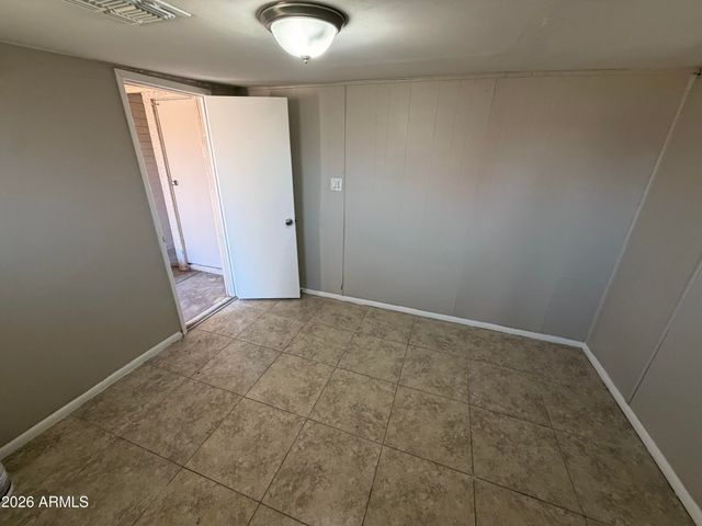 5318 W WINDSOR Avenue, Phoenix, AZ 85035