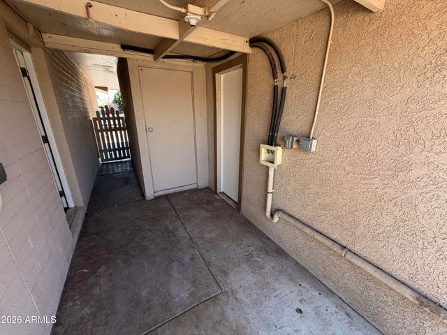 5318 W WINDSOR Avenue, Phoenix, AZ 85035