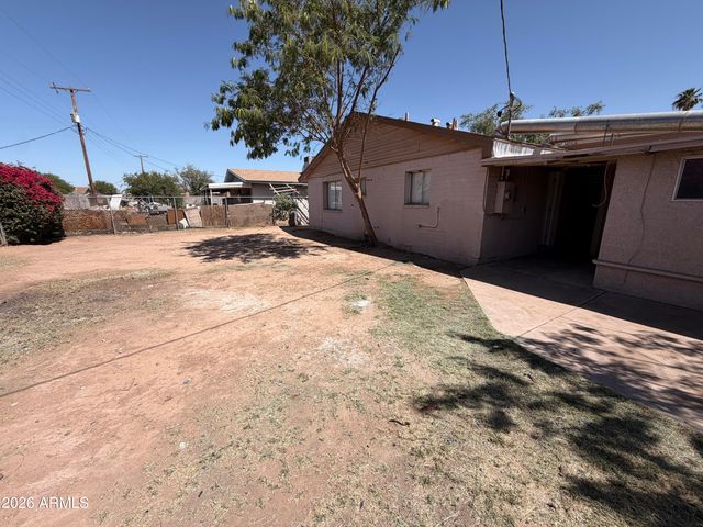 5318 W WINDSOR Avenue, Phoenix, AZ 85035