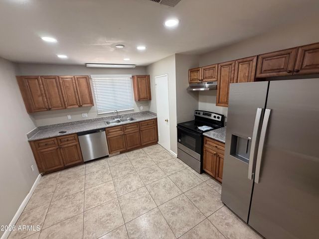 5318 W WINDSOR Avenue, Phoenix, AZ 85035
